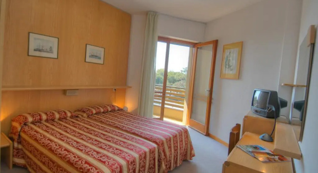 Hotel Bristol, Book Hotel Sabbiadoro 