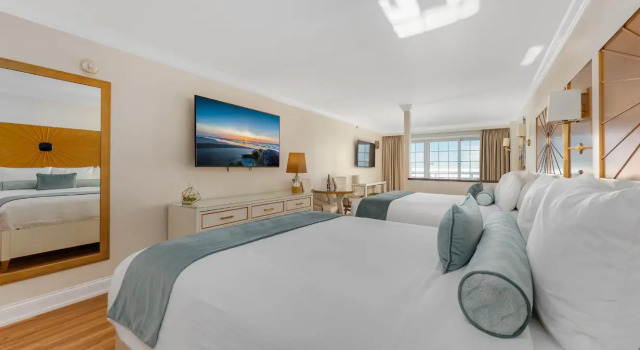 Четырёхместный номер Standard с видом на океан La Mer Beachfront Resort