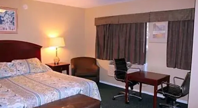 Студия Ranch House Inn & Suites