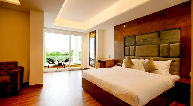 Номер Executive Отель The Emerald Grand