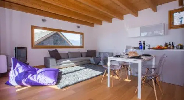 Riva Bellano Camelia, Book Apartment Hotels in Bellano with Parking, Parking