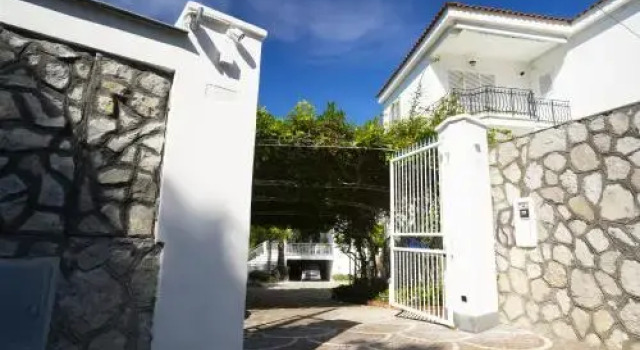 Guest House 3 Stars Sorrento, Забронировать Гостевой дом Гостевые дома Сорренто, рядом с Улица Корсо-Италия, Гостевой дом