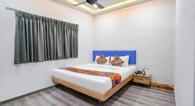 Номер Deluxe FabHotel Vrundavan - Nr Sargam Shopping Center