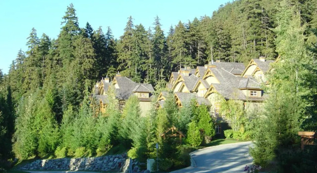 Апартаменты Ski in Ski out Minutes from Village, Private Hot Tub Sleeps 6 Free Shuttle