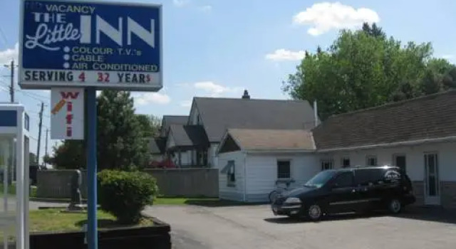Little Inn, Varaa Hotelli  