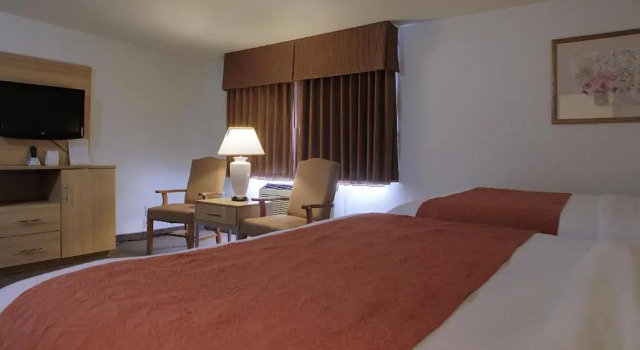 Четырёхместный номер Standard Aladdin Inn and Suites