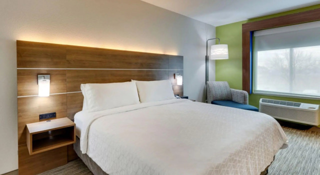Двухместный номер Standard Holiday Inn Express Hotel & Suites Mankato East by IHG