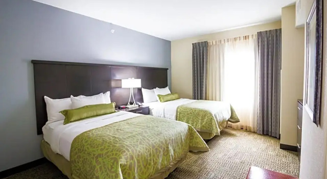 Четырёхместный люкс c 1 комнатой Staybridge Suites Plano North - Frisco by IHG