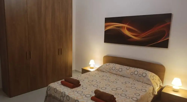 Seaside Stylish and Spacious 2-bedroom Apartment
