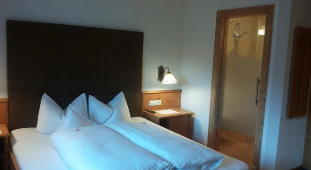 Haus Zillertal, Rezerwuj Hotel Hotele w Tyrol z parkingiem, Parking