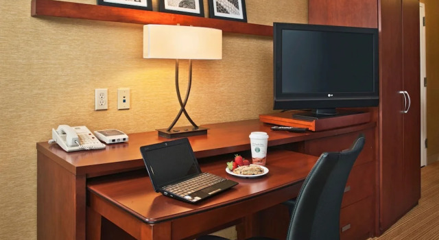 Люкс Courtyard by Marriott Indianapolis Airport
