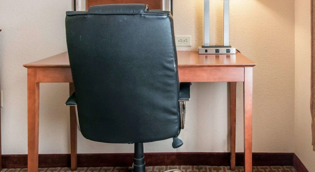Четырёхместный номер Standard Quality Inn Near Interstate I94