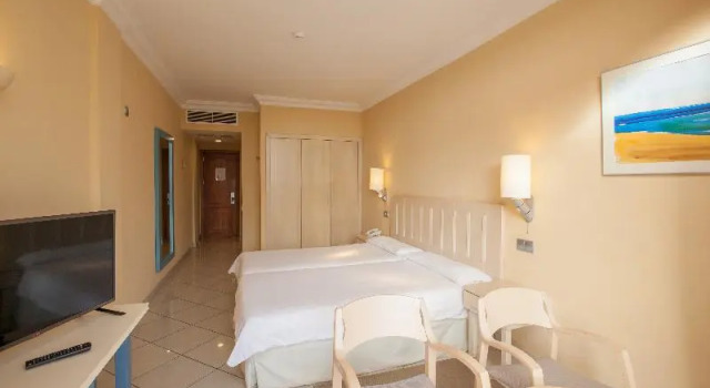 Двухместный номер Standard с балконом и с красивым видом из окна IFA Altamarena by Lopesan Hotels