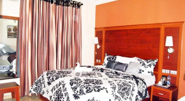 Royal Jatoz Hotels, Varaa Hotelli Hotellit Lagos State aamiaisella, Aamiainen