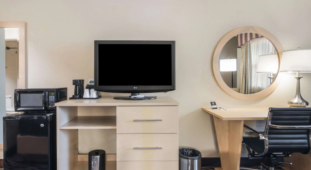 Четырёхместный номер Standard Americas Best Value Inn Alliance