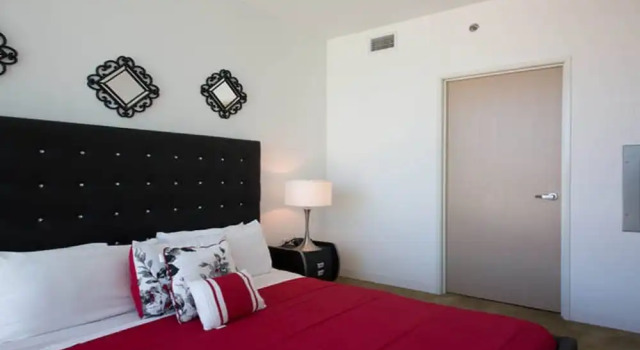 Modern La 2 Bedroom Luxury Suites