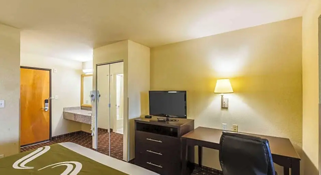 Шестиместный номер Standard Quality Inn Near Seaworld - Lackland