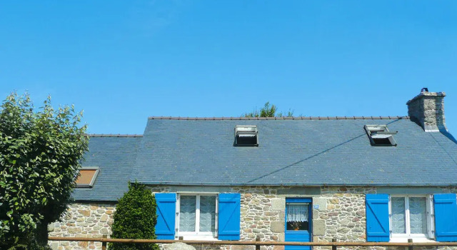 Stone House in Brittany Near Sandy Beaches, Rezervasyon Otel Landeda otoparklı oteller, Otopark