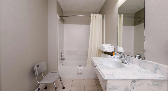Люкс Americas Best Value Inn & Suites Waller/Prairie View