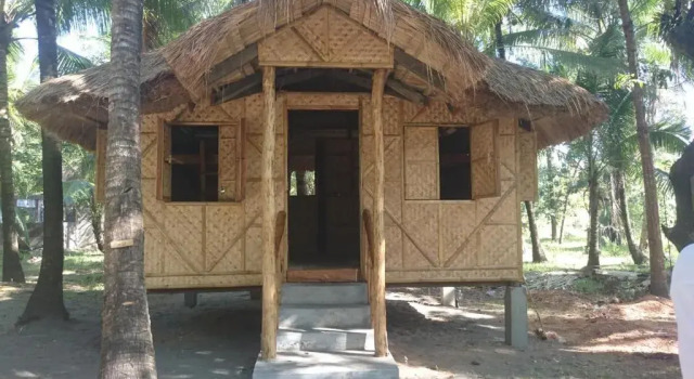 Кровать в общем номере Sablayan Paraiso Beach Resort