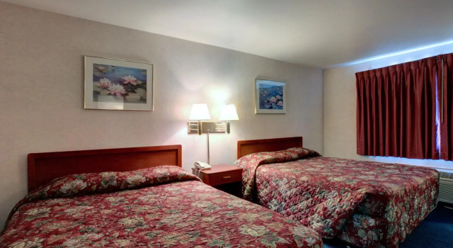 Четырёхместный люкс Americas Best Value Inn-Edmonds Seattle North