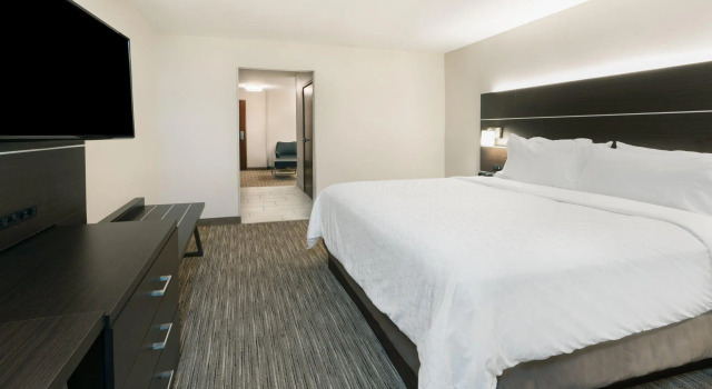 Четырёхместный номер Standard Holiday Inn Express & Suites Trinidad by IHG