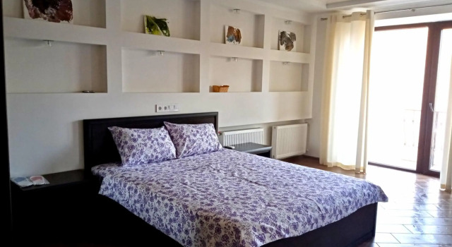 1-room Studio center, Prenota Hotel Čerkasy Cherkasy