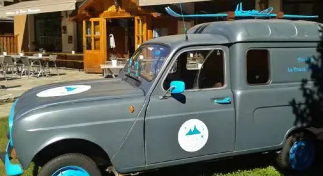 Auberge La Douce Montagne, Book Hostel / Vandrerhjem Hoteller i Oisans med pool, Swimmingpool