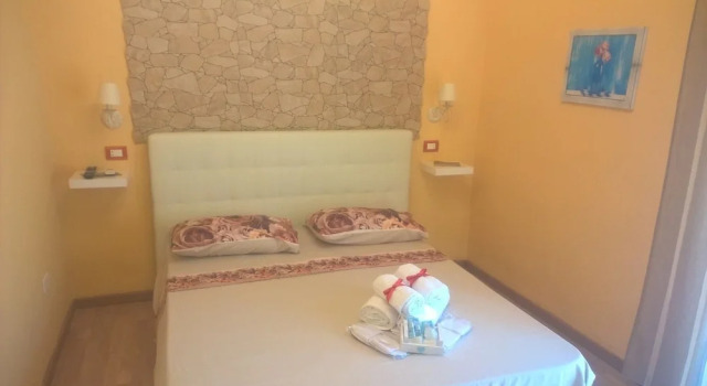 B&B Anny, Забронировать Отель «постель и завтрак» Отели Неаполя с завтраком, рядом с Кафедральный собор Неаполя, Завтраки