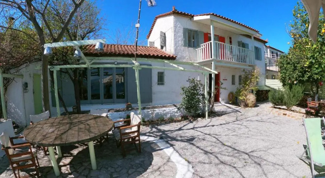 Коттедж KIVERI 1876 traditional seafront cottage