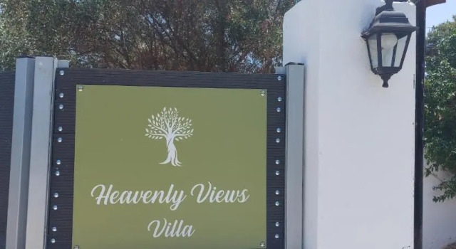 Апартаменты HEAVENLY VIEWS-3- Elegant& Chic, Apartment, Close to the Beach!