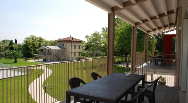 Апартаменты Мансарда Villaggio Esmera