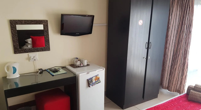 360 Eastwoods Guesthouse, Забронировать Отель Отели Аркадии 3 звезды, 3*