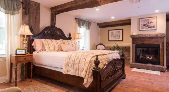 Номер Deluxe Caldwell House Bed and Breakfast