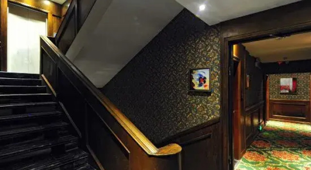 Shenzhen Royal Impression Theme Hotel, Prenota Hotel Qiandongnan Cina