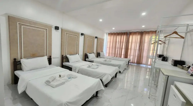Кровать в общем номере (мужской номер) The Mark Resort