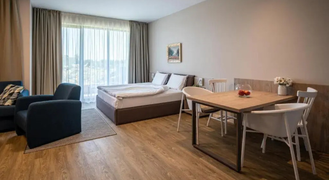 Полулюкс Romance Hotel and Family Suites