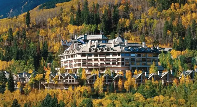 Номер Standard Scenic Penthouse  For 10, Ski In At Pines Lodge 3 Bedroom Condo by RedAwning
