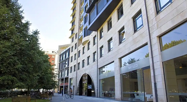Pensión T5 Donostia Suites, Забронировать Отель Отели Сан-Себастьян 4 звезды, рядом с Конча-Променада, 4*