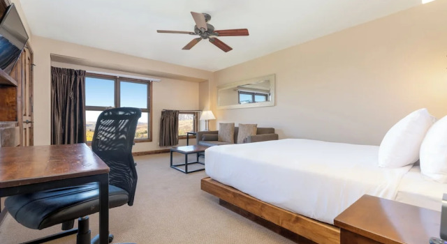 Двухместный номер Standard с красивым видом из окна The Peaks Resort and Spa