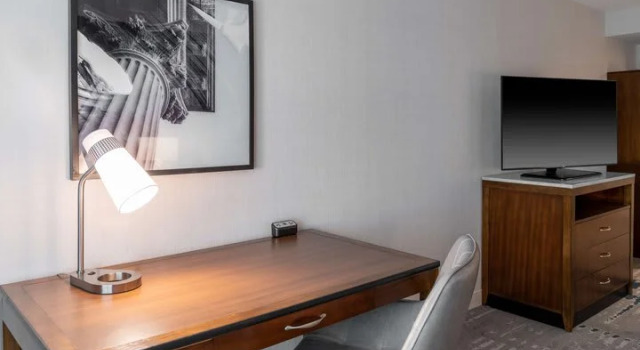 Кровать в общем номере Hilton Garden Inn Arlington/Courthouse Plaza