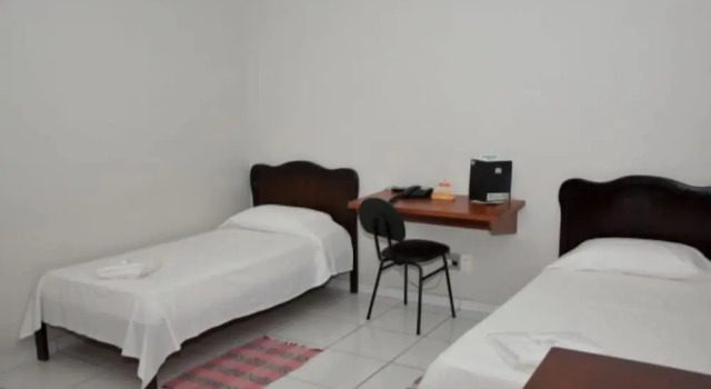 Апартаменты Hotel Carolina 2 - próximo a Universidade de Uberaba uniube - ao Aeroporto Fórum De uberaba - hospital Mario Palmeirio ao Hospital São Marcos e hospital Regional