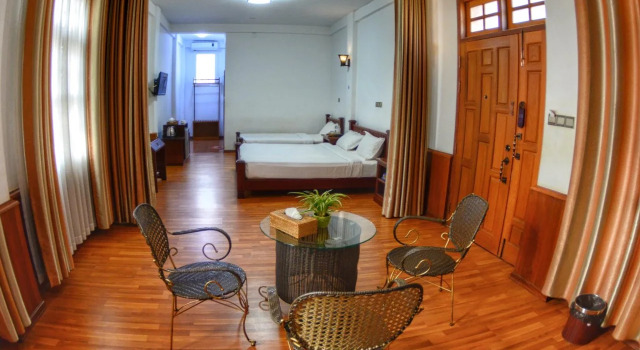 Hotel Spring