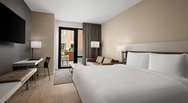 Четырёхместный номер Standard AC Hotel by Marriott Santa Rosa Sonoma Wine Country