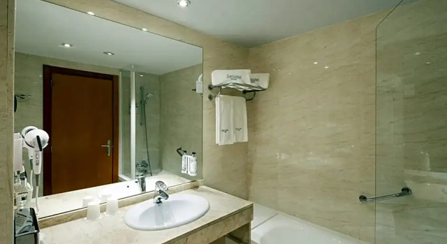 Номер Standard Sercotel Cornellà Barcelona