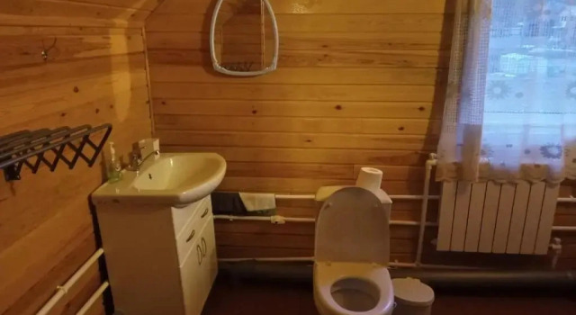 Guest house on Festivalnaya 39 A, Prenota Affittacamere Hotel a Irkutsk Region con parcheggio, Parcheggio