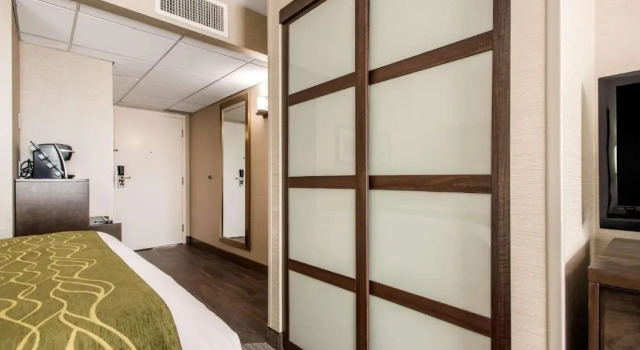 Четырёхместный номер Standard Comfort Inn & Suites