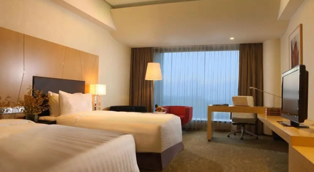 Двухместный номер Standard с видом на озеро Crowne Plaza Tianjin Binhai by IHG
