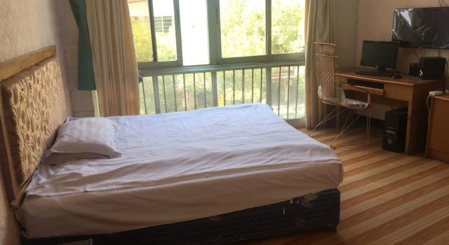 Sihong Futai Business Inn, Book Hotel Hotels in Sihong with Parking, Parking