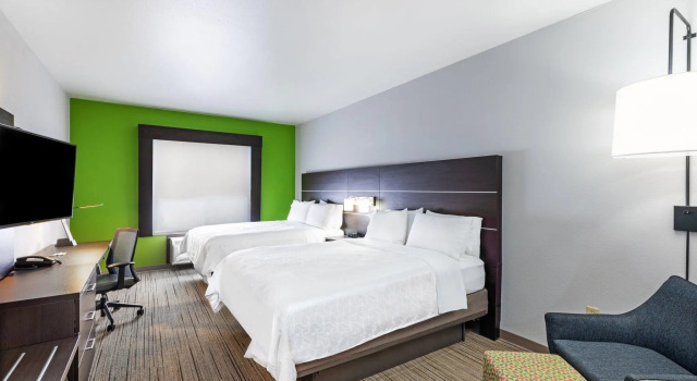 Четырёхместный номер Standard Holiday Inn Express Guymon by IHG